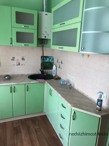 Продам 3-х комнатную квартиру в центре города Стаханов