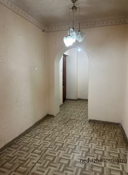Продам ЦЕНТР 2 комн СТАЛИНКА