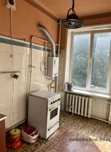 Продам ЦЕНТР 2 комн СТАЛИНКА