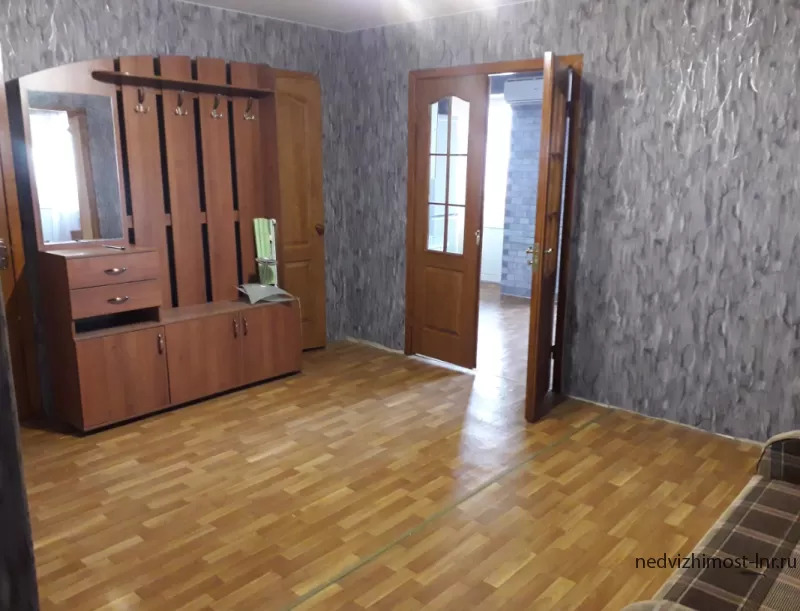 Продается на квартале Мирном, большая 2х комнатная квартира