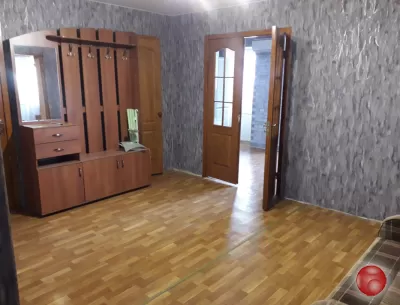 Продается на квартале Мирном, большая 2х комнатная квартира