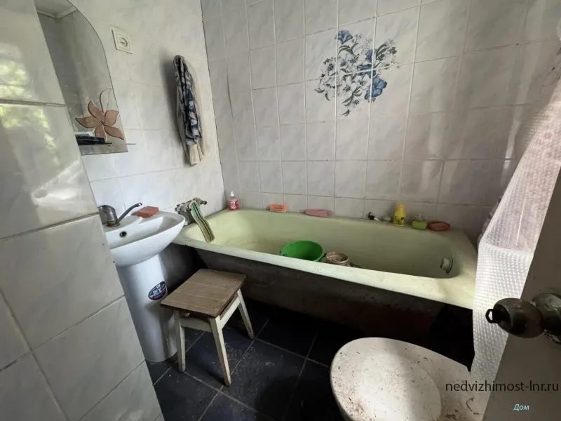 Продам часть дома и флигель 116 кв. м. (р- н 33 школы)