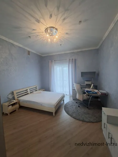 Продам 2- х уровневую квартиру в самом центре Луганска