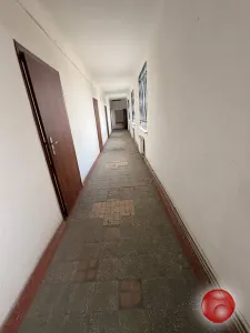 Сдам офисы 167 кв. м. 2/2 этаж